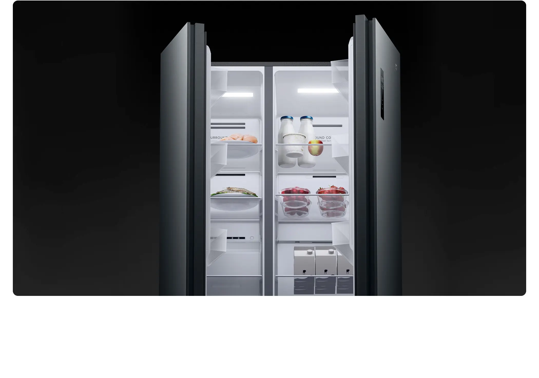 Lodówka Mijia Refrigerator Side-by-Side 621L pracująca cicho w salonie obok wypoczywającej kobiety