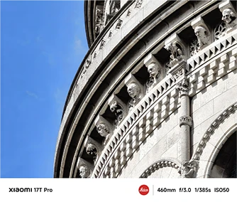 Detale architektoniczne budynku sfotografowane teleobiektywem smartfona Xiaomi 17T Pro