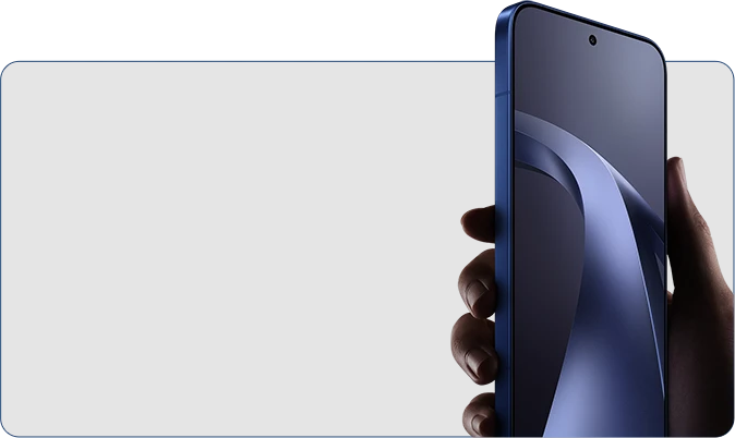 Niebieski smartfon Xiaomi trzymany w dłoni z widocznym ekranem urządzenia