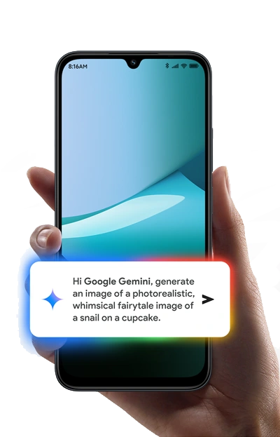 Smartfon Redmi 15C trzymany w dłoni z ekranem i komunikatem głosowym skierowanym do Google Gemini.