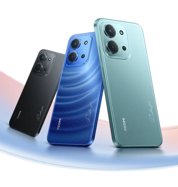 Smartfony Redmi 15C w trzech kolorach: czarnym, niebieskim i zielonym, widok na tylny panel z podwójnym aparatem