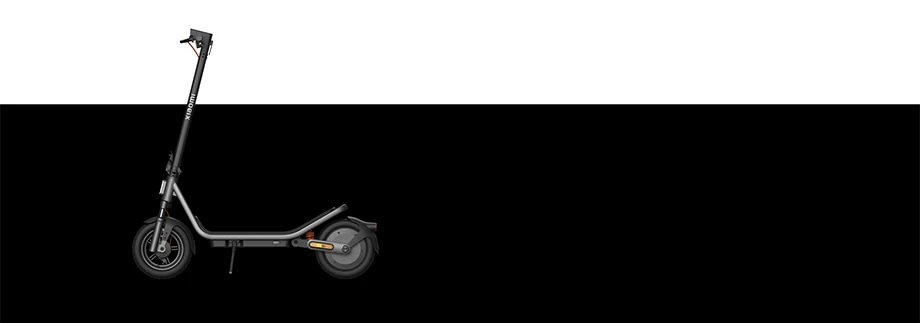 Widok boczny Xiaomi Electric Scooter 6 na czarnym tle