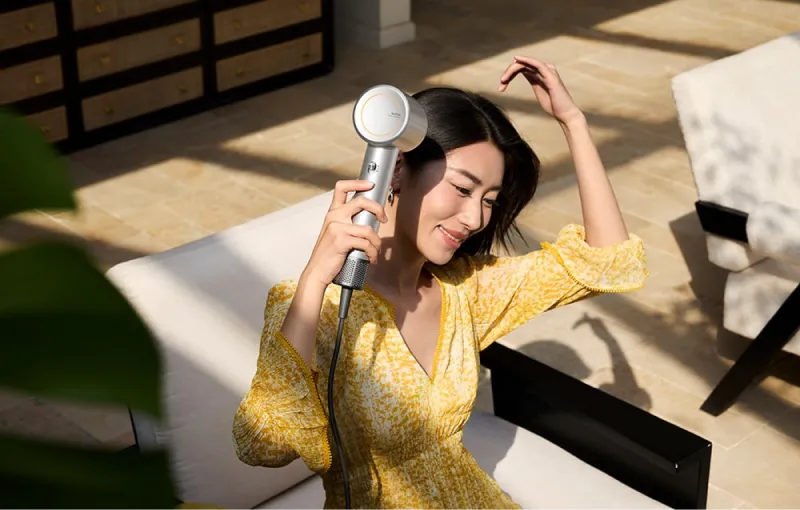 MOVA Shine 10 – profesjonalna suszarka do włosów, która odmieni Twoją codzienną pielęgnację.